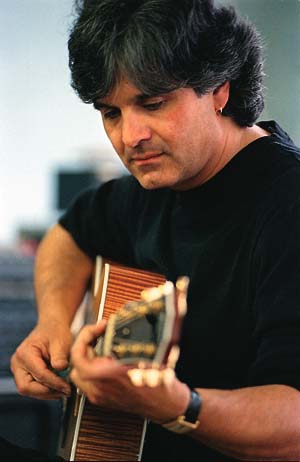 Laurence Juber in 1997